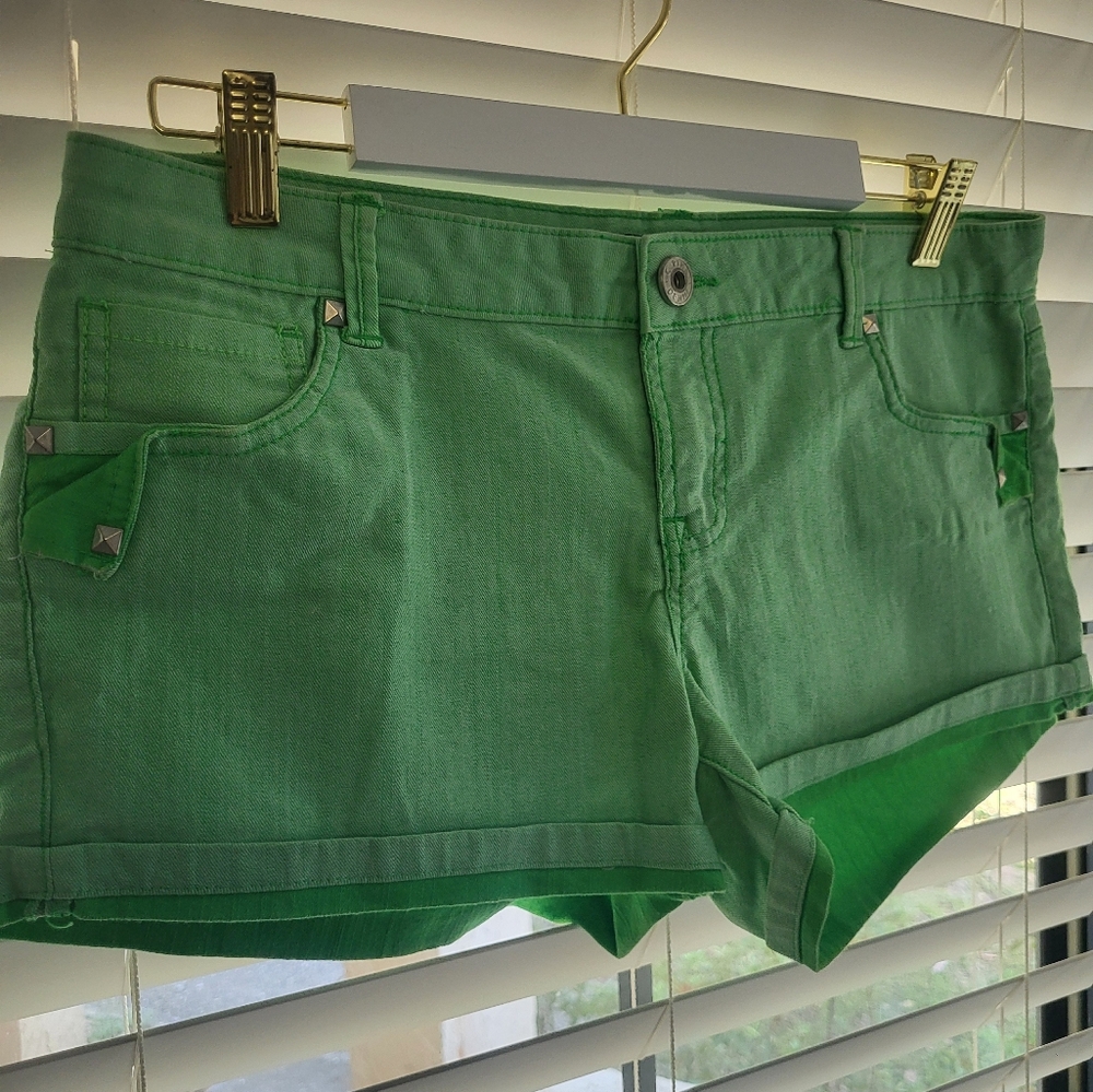 Stretchy Green Jean Shorts with Cuffed Hems
